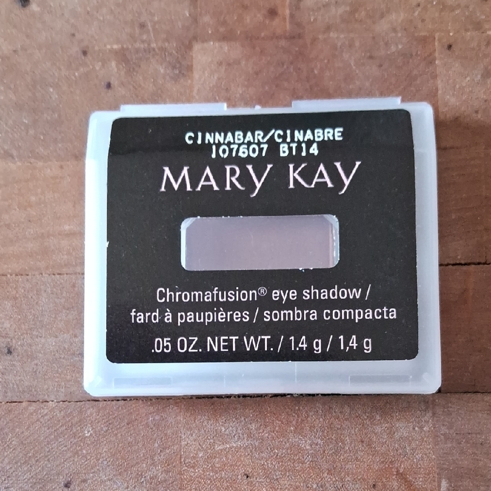 🌟 Free W PURCHASE Mary Kay ChromaFusion Eye Shadow in Cinnabar
